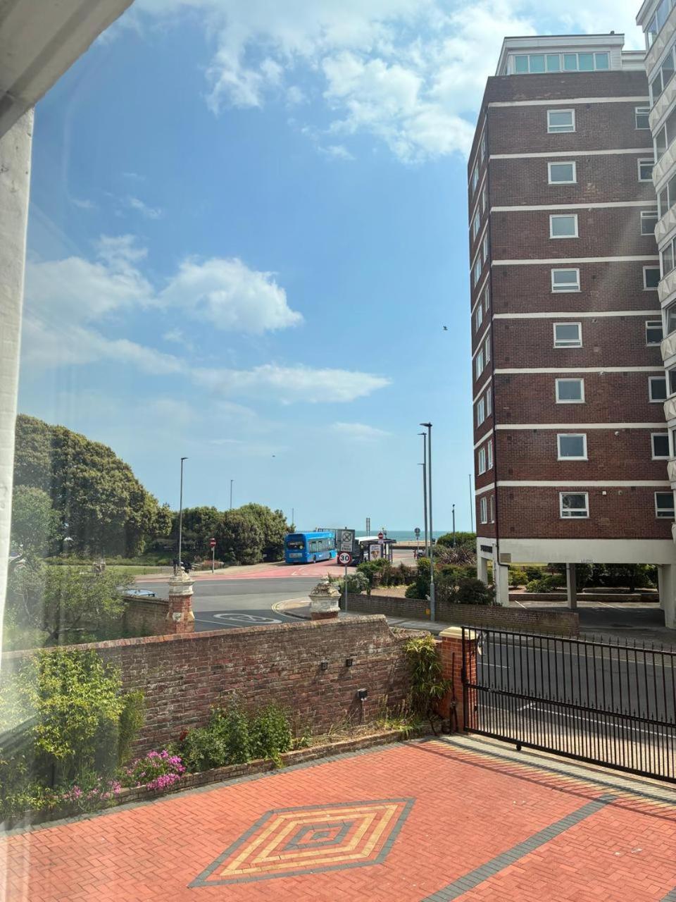 Inn By The Sea, Portsmouth - En Suite Rooms With Sea View Possible, Parking Ev 22Kw Exterior foto