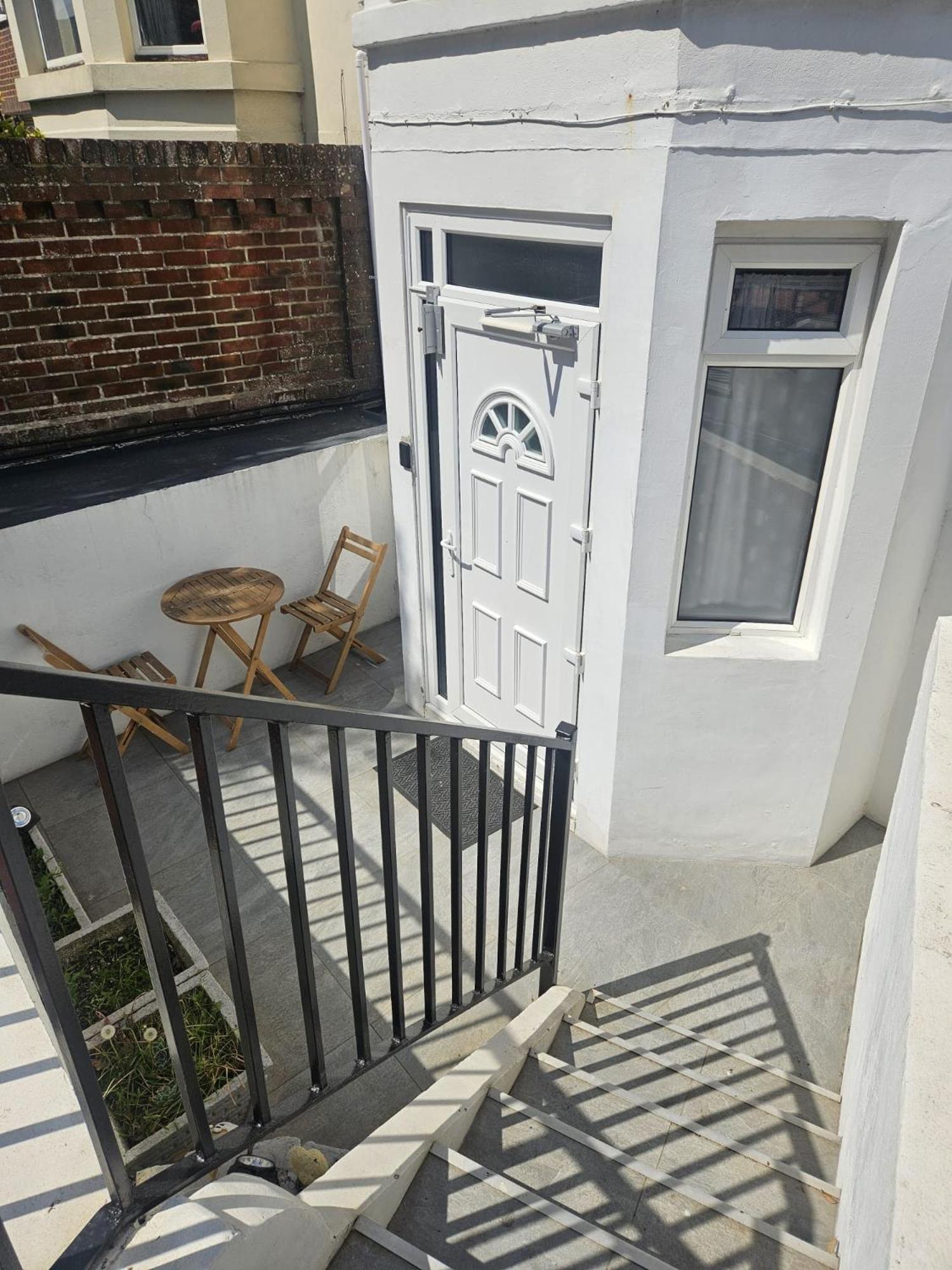 Inn By The Sea, Portsmouth - En Suite Rooms With Sea View Possible, Parking Ev 22Kw Exterior foto