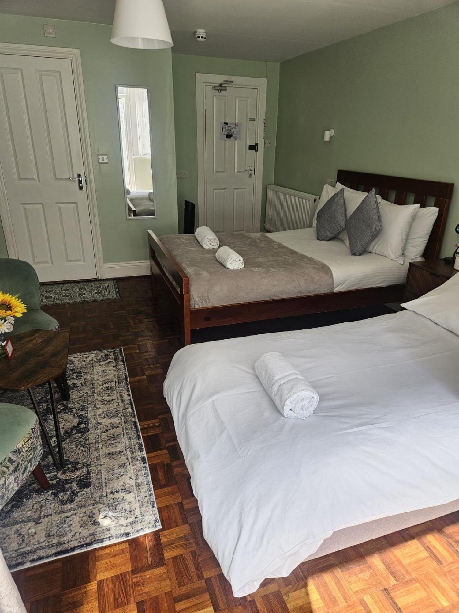 Inn By The Sea, Portsmouth - En Suite Rooms With Sea View Possible, Parking Ev 22Kw Exterior foto