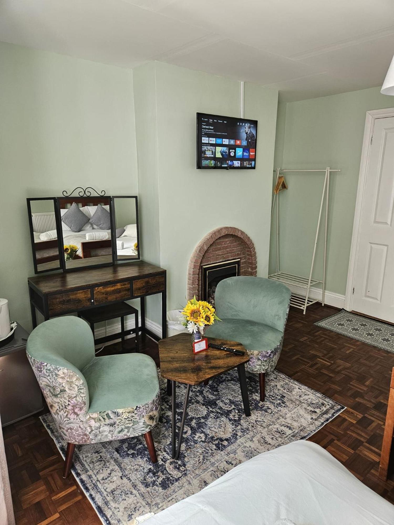 Inn By The Sea, Portsmouth - En Suite Rooms With Sea View Possible, Parking Ev 22Kw Exterior foto
